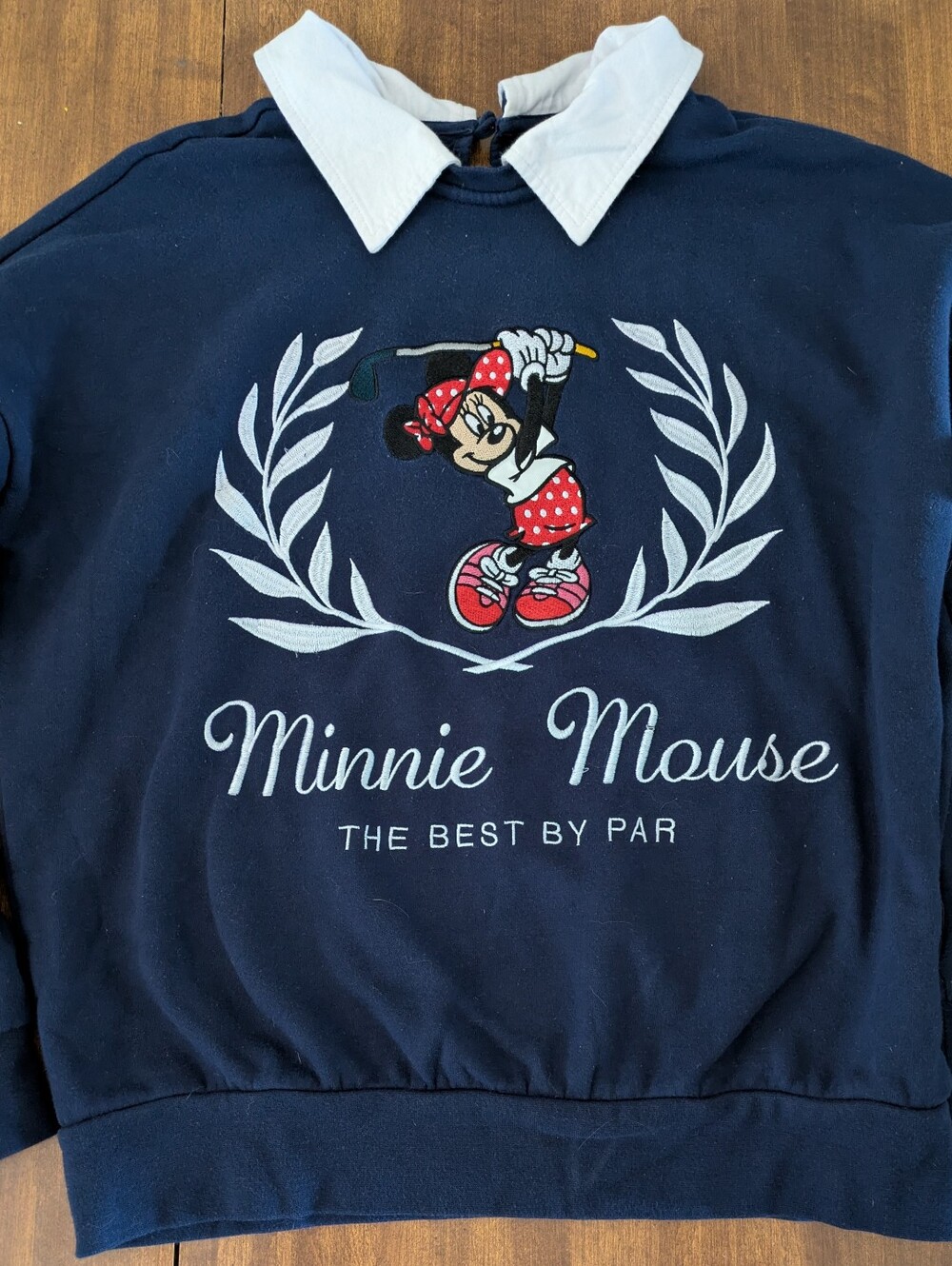 Box Lunch Minnie Mouse Golf Sweatshirt Small
